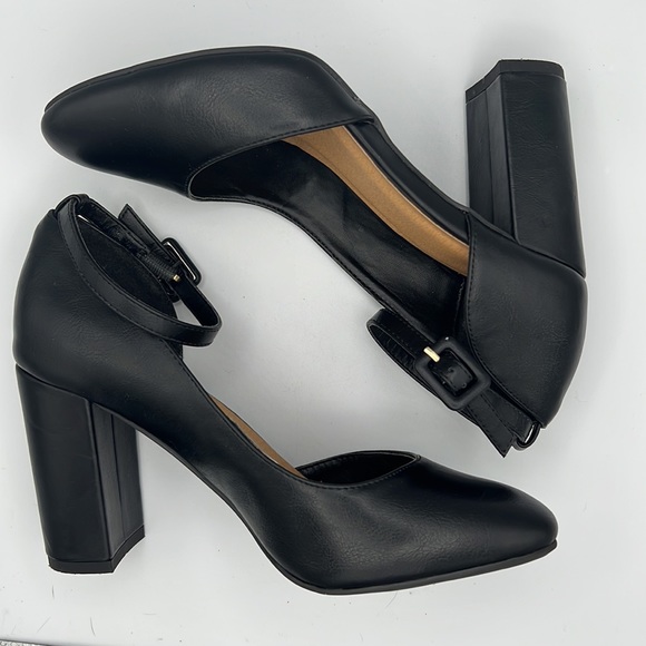 Journee Collection Comfort Foam Raveen Pumps, black, Size 7.5 - Picture 8 of 11